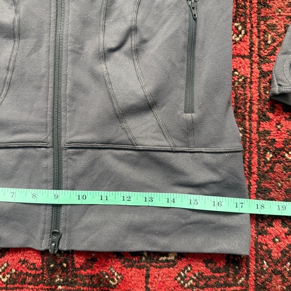 Lululemon Active Jacket Womens Size 9 - Picture 6 of 7